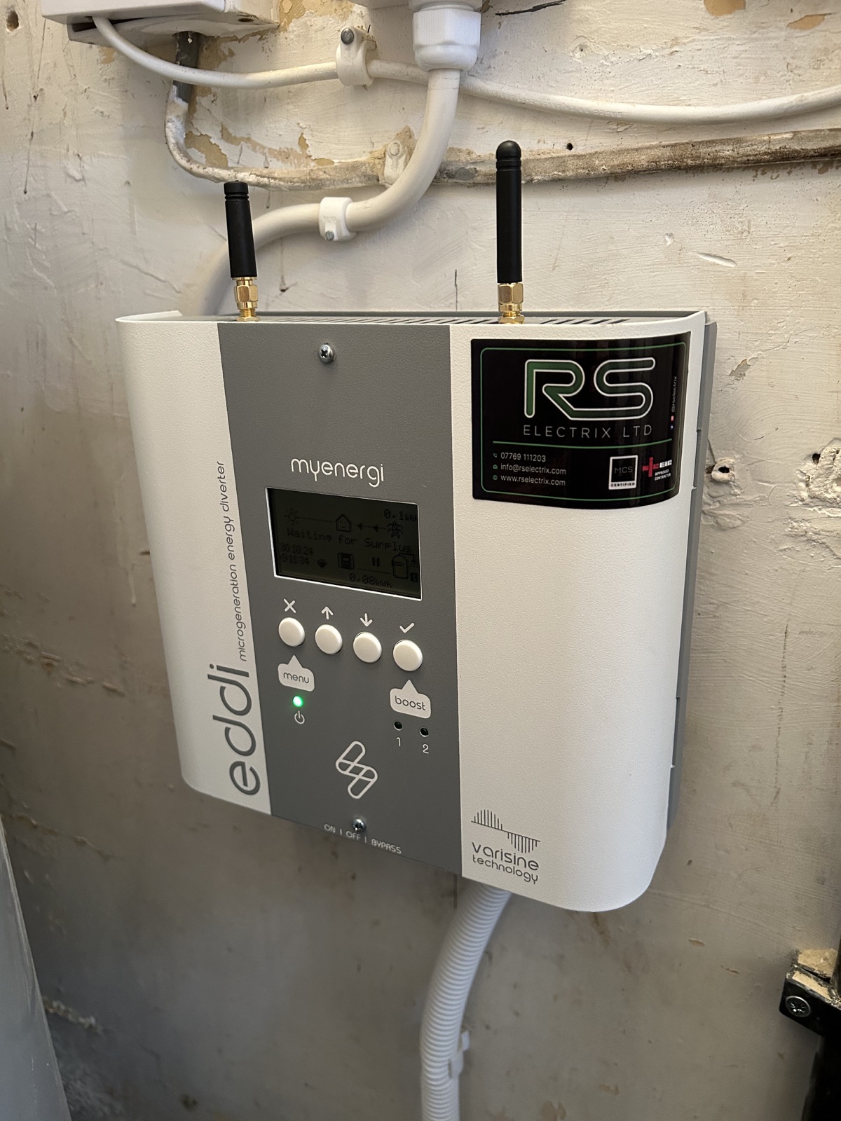 myenergi eddi hot-water diverter installed with the solar PV system