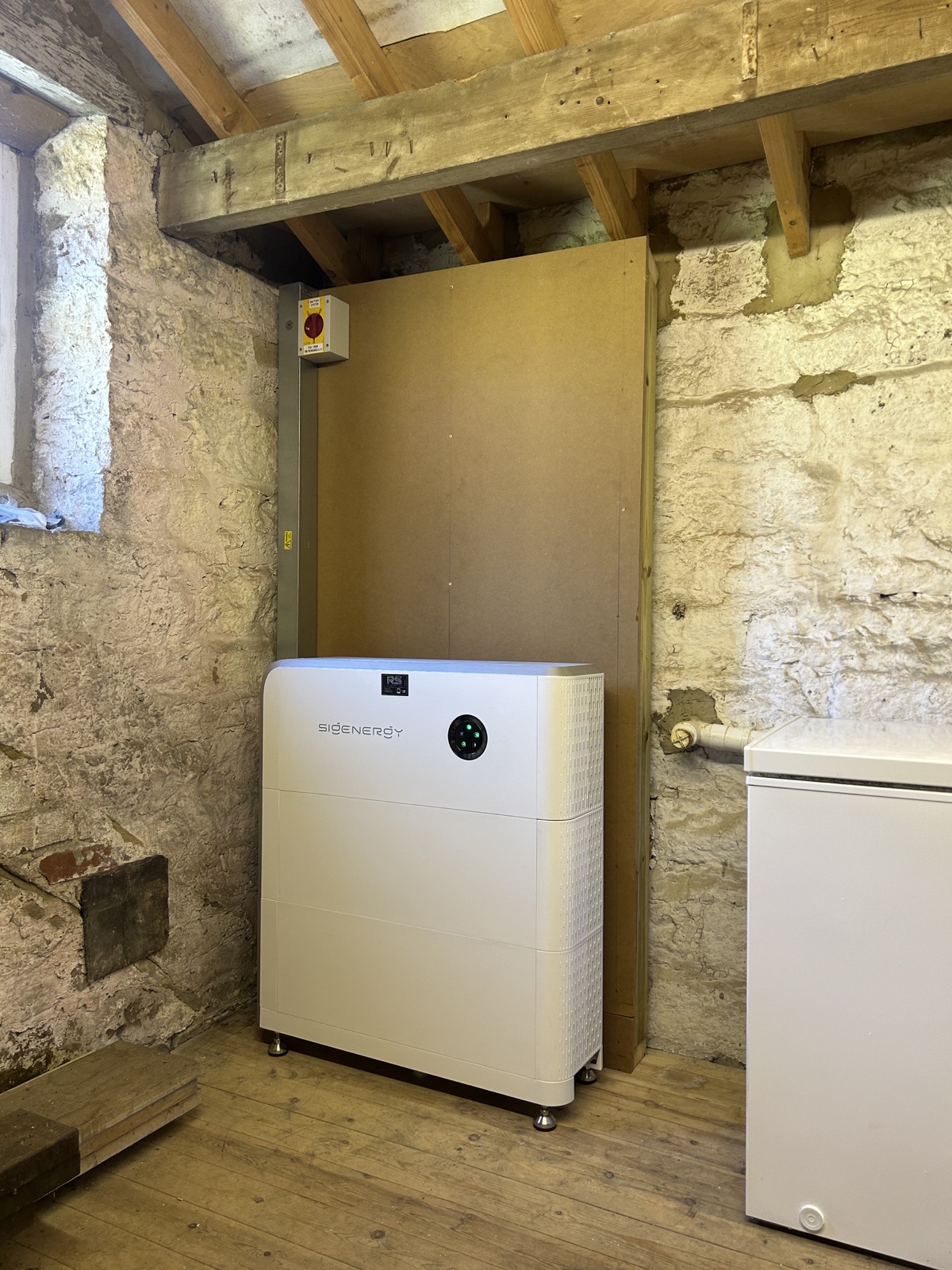 Battery storage & EV charging in Summerbridge Renewable Specialists project